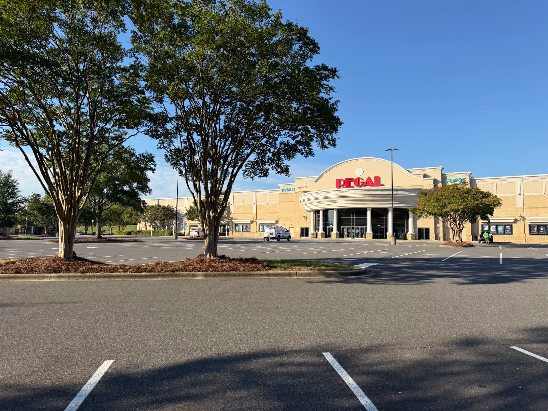 Gallery photos for Commercial Landscaping at Stonecrest Shopping Center Charlotte: Image #1